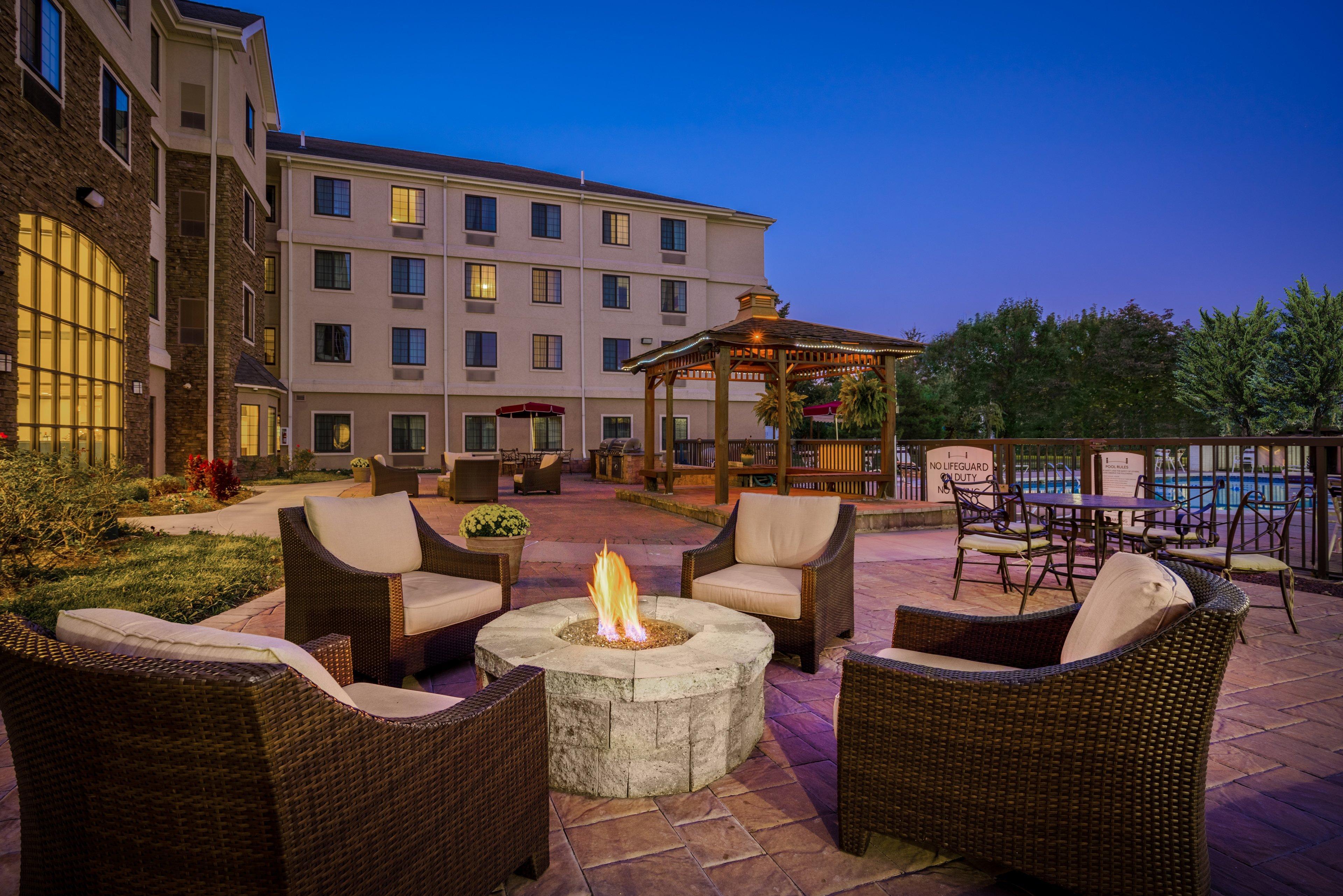 Staybridge Suites Wilmington-Newark By Ihg Екстериор снимка