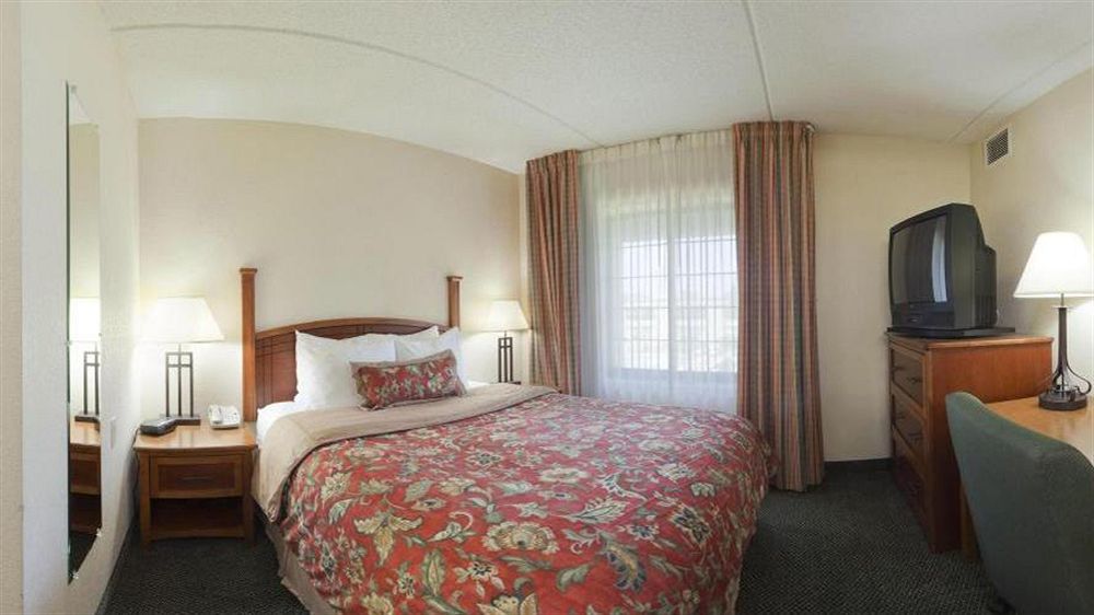 Staybridge Suites Wilmington-Newark By Ihg Екстериор снимка